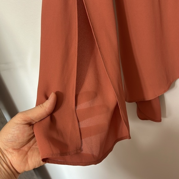 BCBGMAXAZRIA Asymmetrical True Wrap Blouse Size Medium - Picture 6 of 6